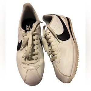 ✨ Nike Cortez Size 8 Women’s White Black Sneakers - Preowned